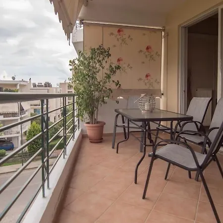 Artsy&Charming 70 M2 Flat- 300 Mtrs From The Beach Kalamáta Buitenkant foto