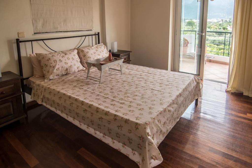 Artsy&charming 70 M2 Flat- 300 Mtrs From The Appartement