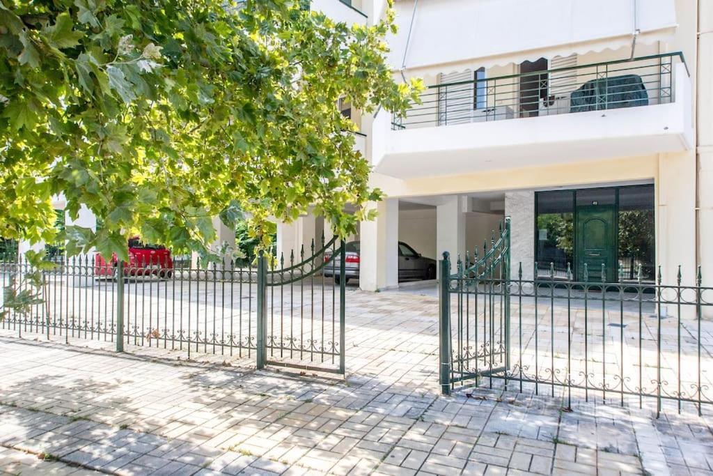 Artsy&charming 70 M2 Flat- 300 Mtrs From The Appartement *