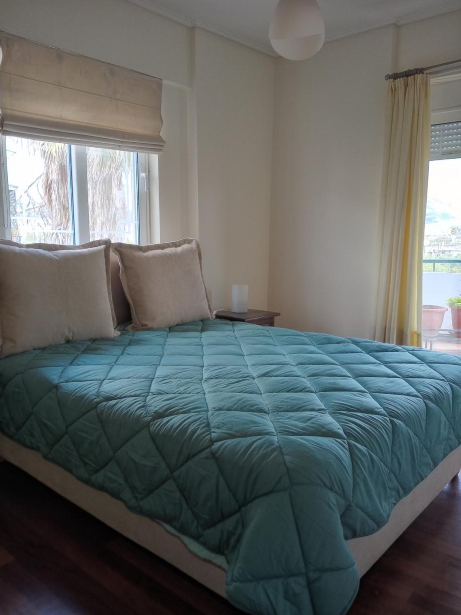 Artsy&charming 70 M2 Flat- 300 Mtrs From The Appartement Kalamáta