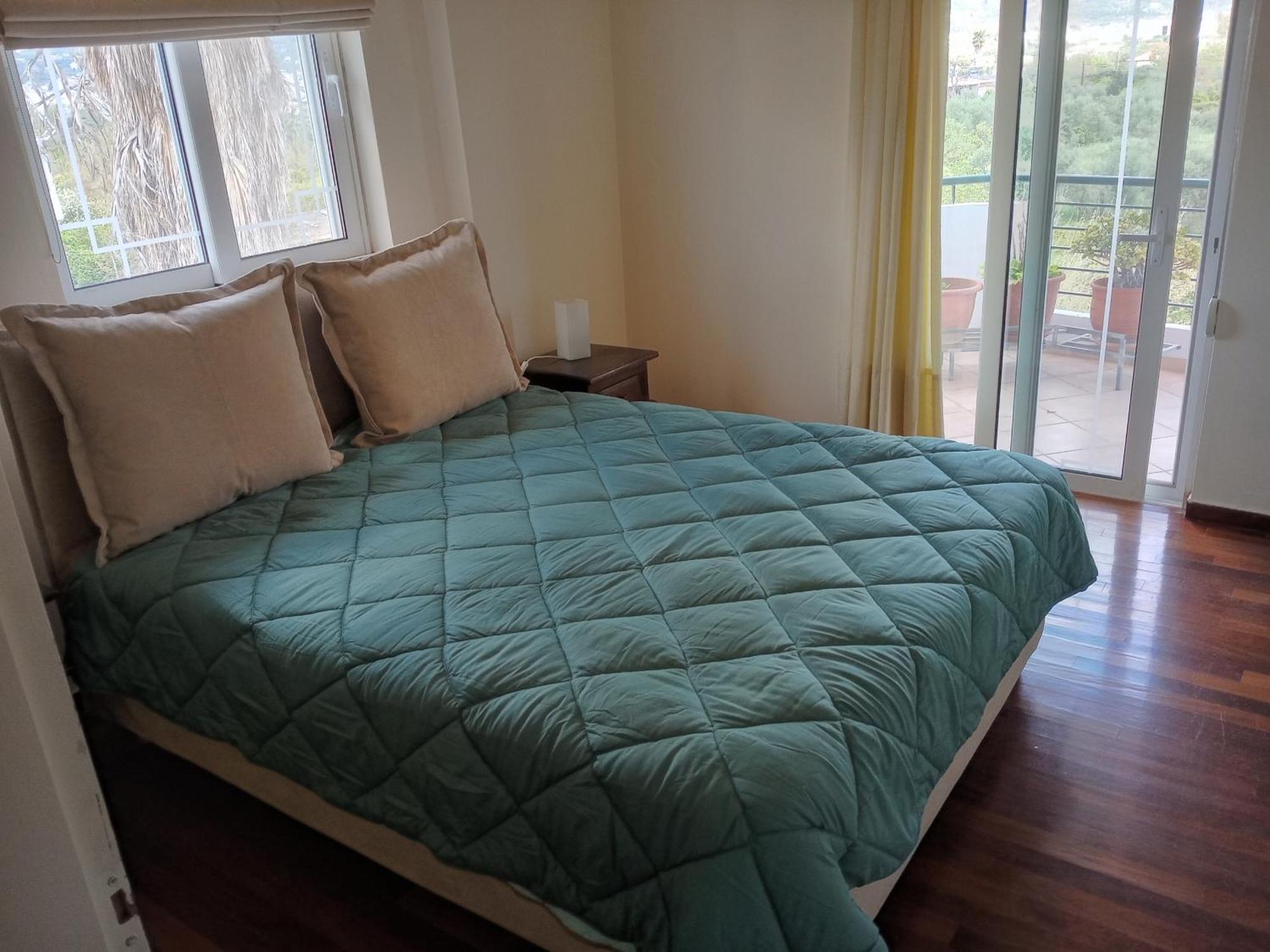 Artsy&charming 70 M2 Flat- 300 Mtrs From The * Kalamata